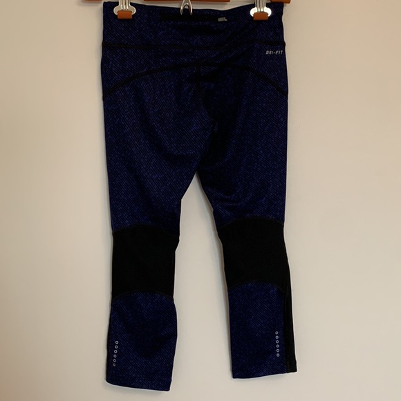 Nike DRI-FIT Capri Tights - Picture 4 of 7